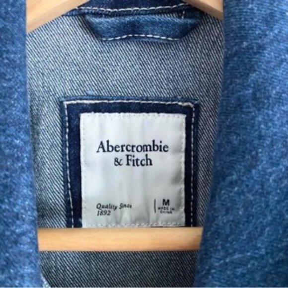Abercrombie & Fitch Cropped Denim Jacket in Dark Wash - Picture 8 of 8